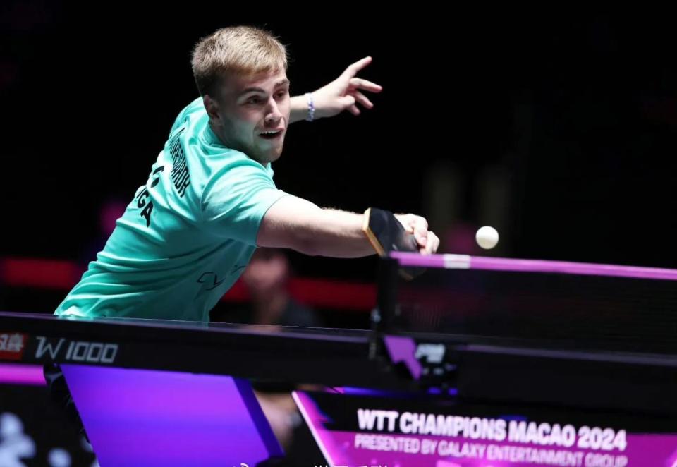 他加盟皇家 他加盟皇家